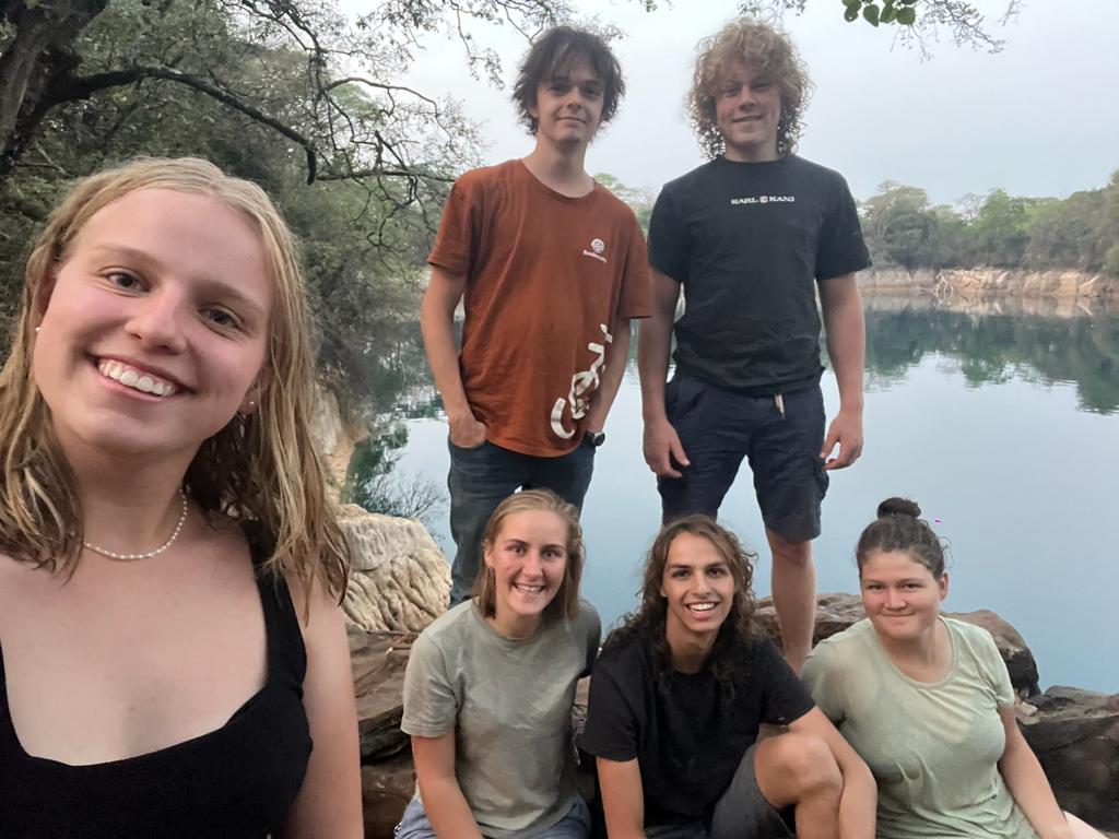 Gruppenfoto am Lake Kashiba